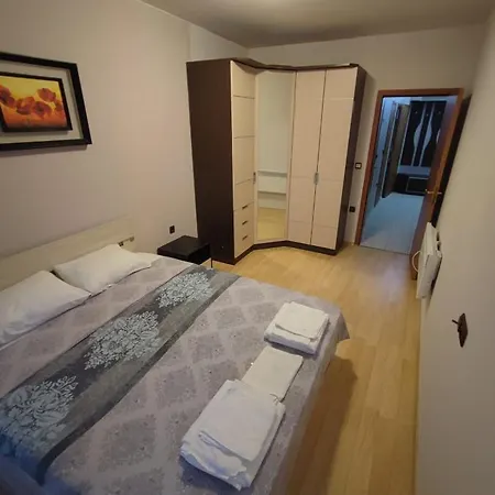 Апартамент Еделвайс Варна Apartment *